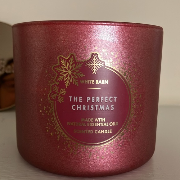 USED 🎄THE PERFECT CHRISTMAS 🎄 3- WICK CANDLE WHITE BARN/ BATH BODY WORKS - Picture 2 of 8